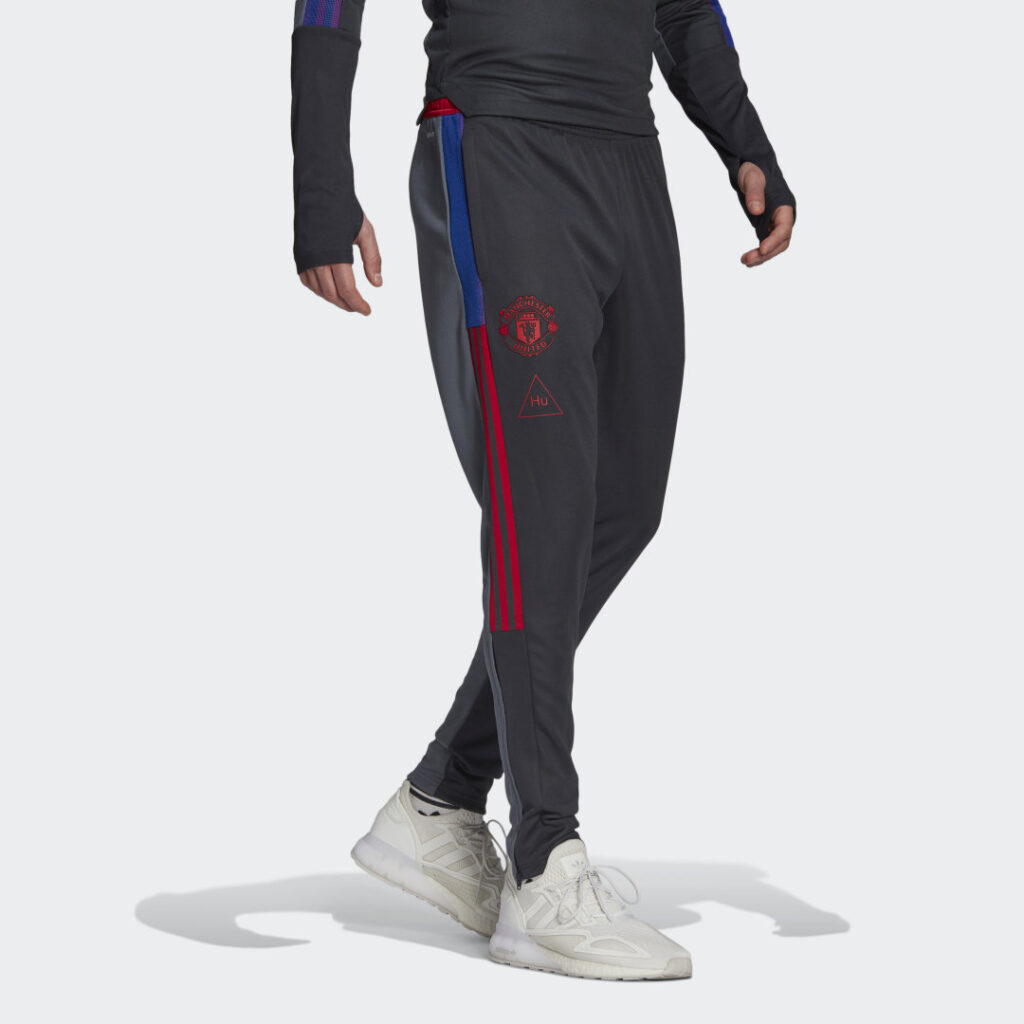 Купить Тренировочные брюки Манчестер Юнайтед Human Race adidas Performance по Нижнему Новгороду